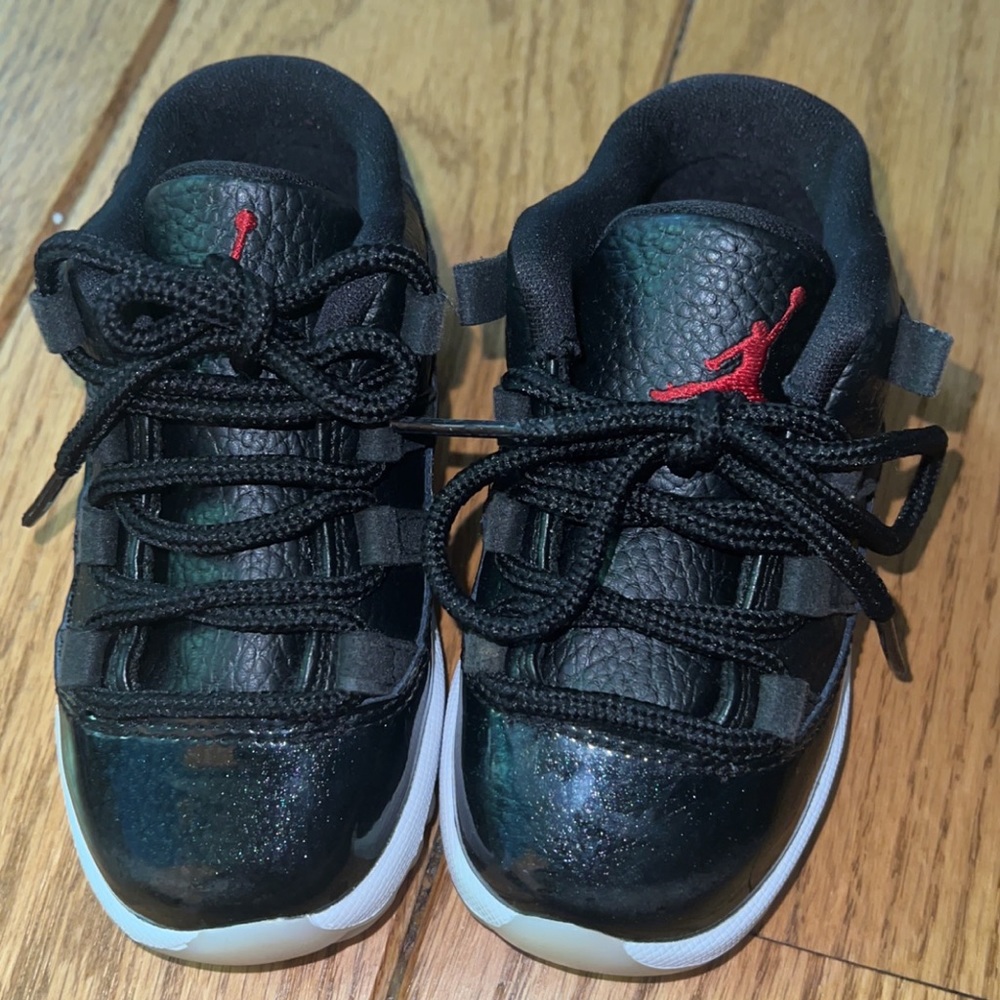 Toddler Jordan 11s size 8c